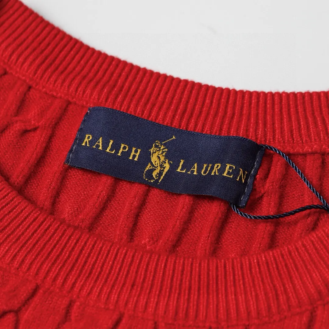 P186 Style No.: 601 -Ralph Lauren RL classic war horse logo embroidered pullover long-sleeved sweater on the chest -The item is made of custom-dyed and custom-spun yarn, purchased from the original version. A full set of customized accessories. Details determine success or failure. Heavy new autumn and winter product. High weight. Soft and delicate. The upper body effect is very nice. Loose fit. Women's model. -Color: white, gray, navy blue, red, khaki, blue, pink. -Sizes: S / M/ Ｌ S size 80-100 jins, M size 100-120 jins, Large size 120-135 jins